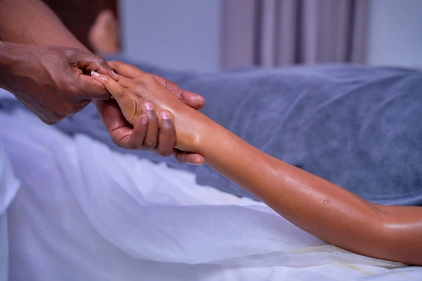 ZoneOutMassageServiceinNairobiKenya-SkinRevealAesthetics